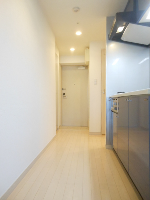 玄関　※別部屋の参考写真です。