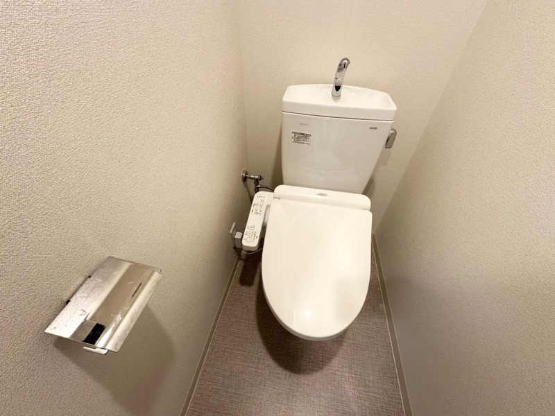 地下鉄中央線 堺筋本町駅 徒歩5分 15階建 築5年のトイレ写真