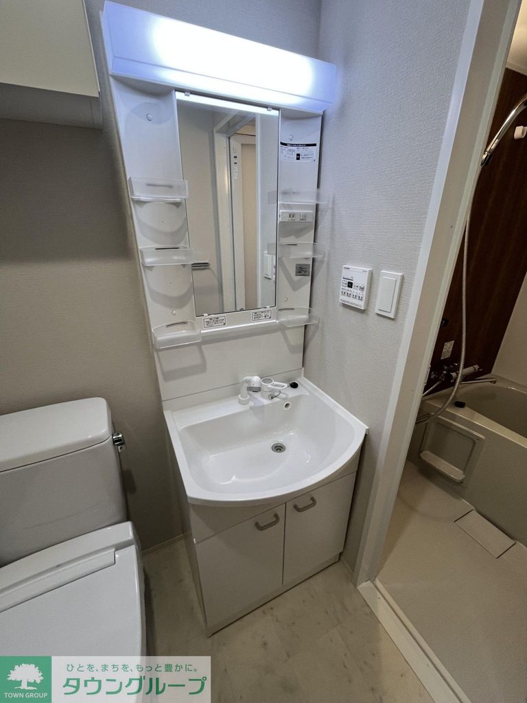 洗面設備　※部屋ごとに内装が異なる場合がございます。