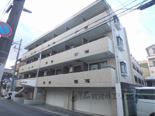 京都市右京区西院西高田町のマンションの建物外観