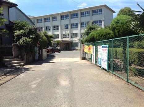 【エバーライフネアシティ久留米壱番館の中学校】