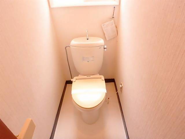 トイレ　ウォームレット付きトイレです