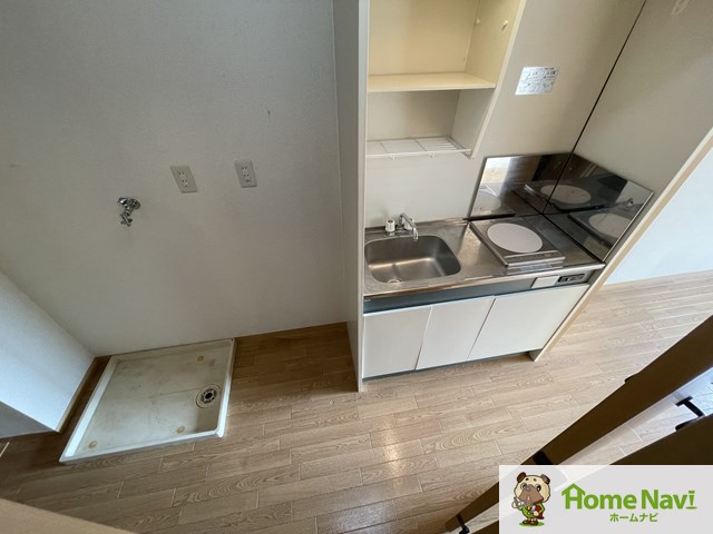 洗面設備　洗濯機は室内に置けます。