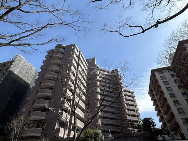 ダイアパレス赤坂けやき通りの建物外観