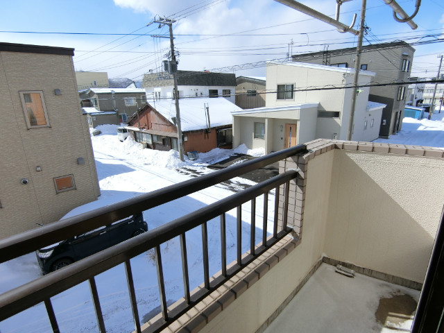 【函館市上新川町のマンションのバルコニー】