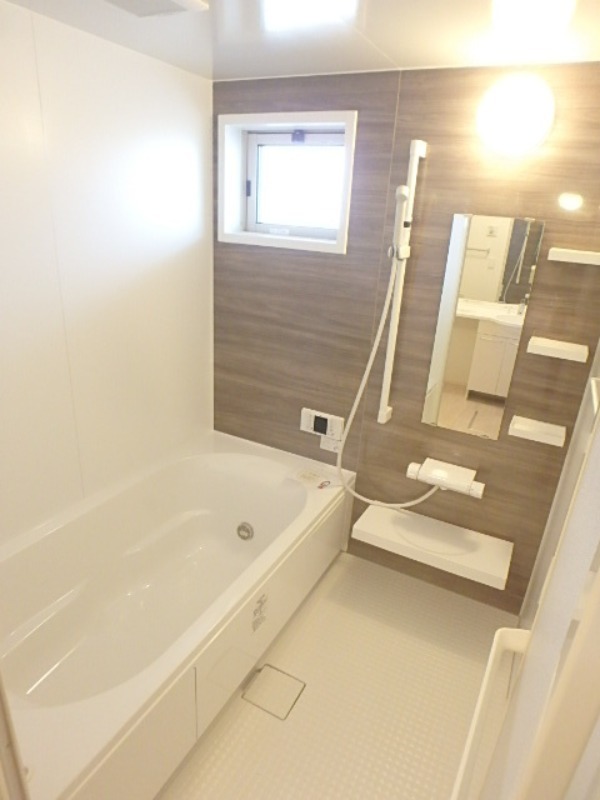 バス・シャワールーム　図面と現状に相違がある場合には現状を優先