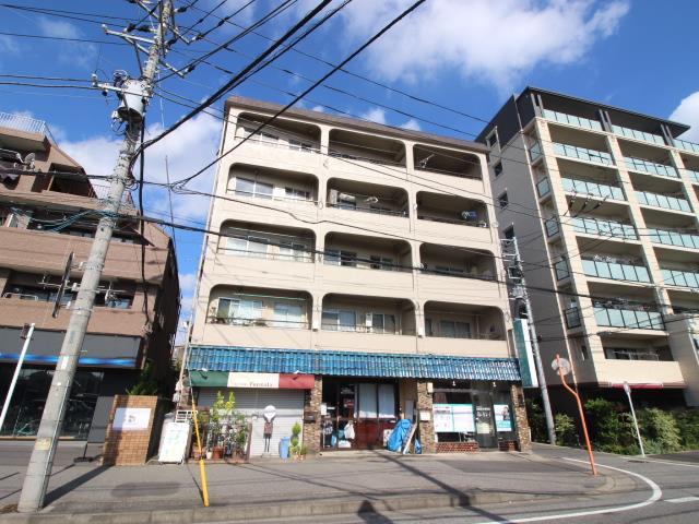 柏市泉町のマンションの建物外観