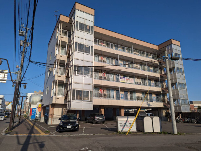 【函館市宮前町のマンションの建物外観】