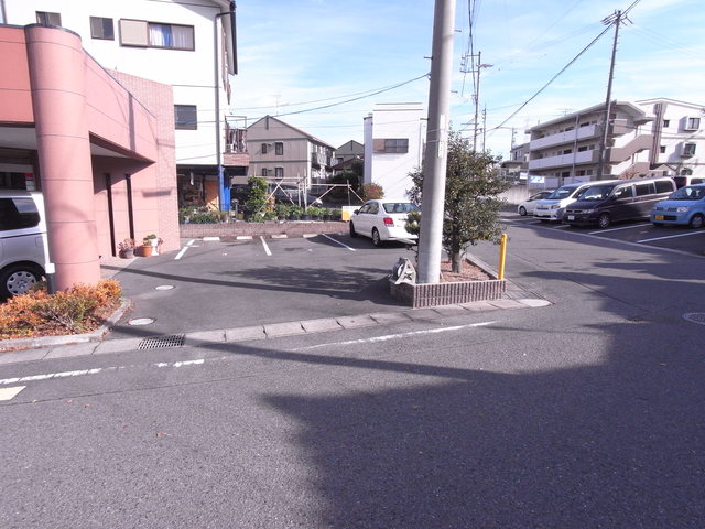 【東海市加木屋町のマンションの駐車場】