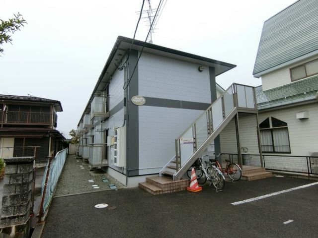 角田市角田のアパートの建物外観