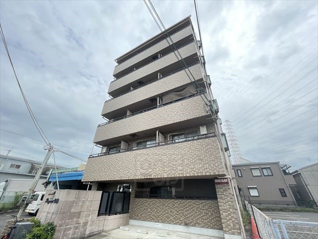 【摂津市鳥飼本町のマンションの建物外観】