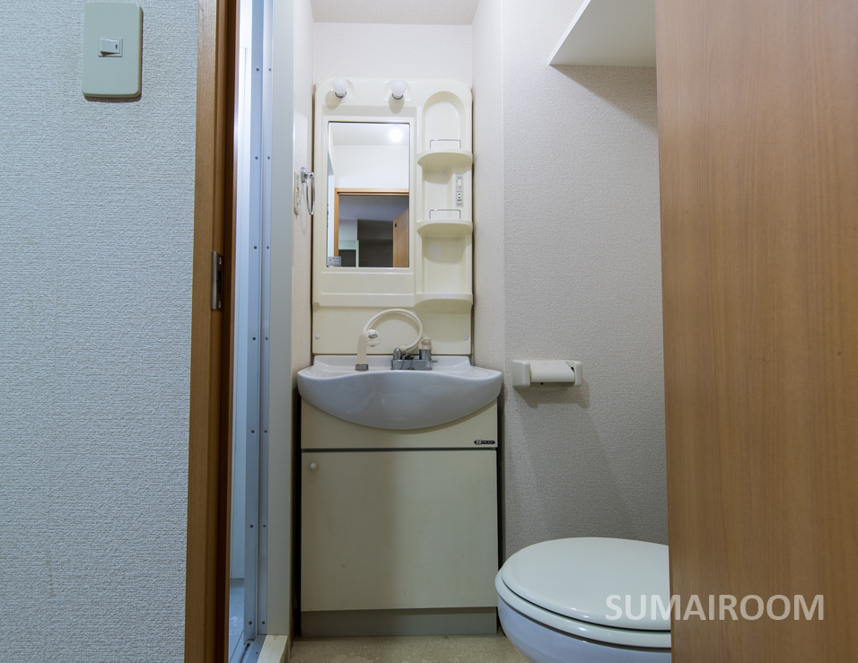 地下鉄七隈線 桜坂駅 徒歩5分 7階建 築27年の内装写真