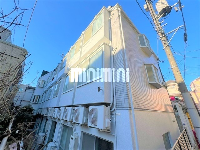 建物外観　買い物便利な駅近アパート！