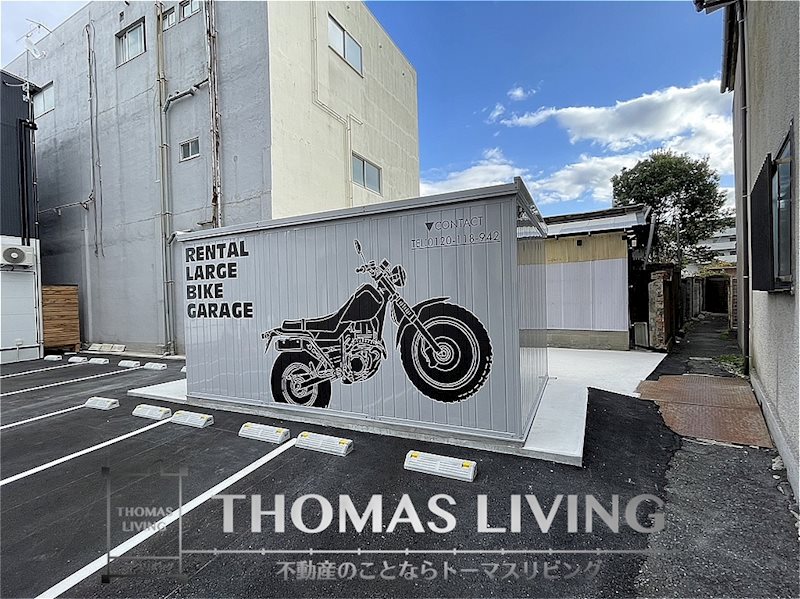 その他　オシャレなデザインのバイクガレージ