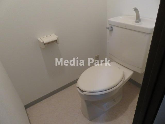 東急田園都市線 梶が谷駅 徒歩1分 7階建 築34年のトイレ写真