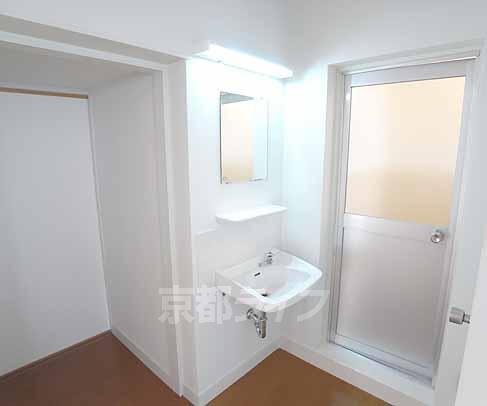 洗面設備　洗面台もあり便利・