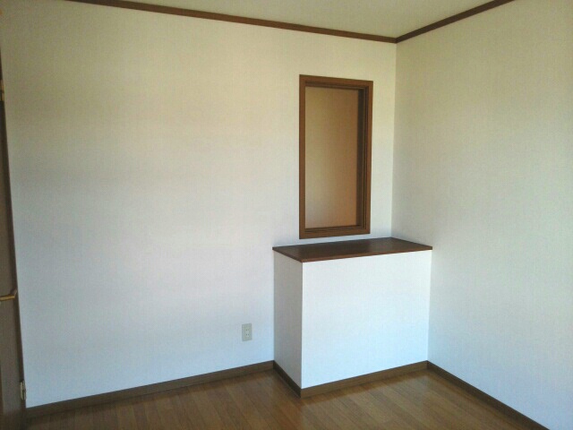 その他部屋・スペース　棚にお花を飾るのもいいですね