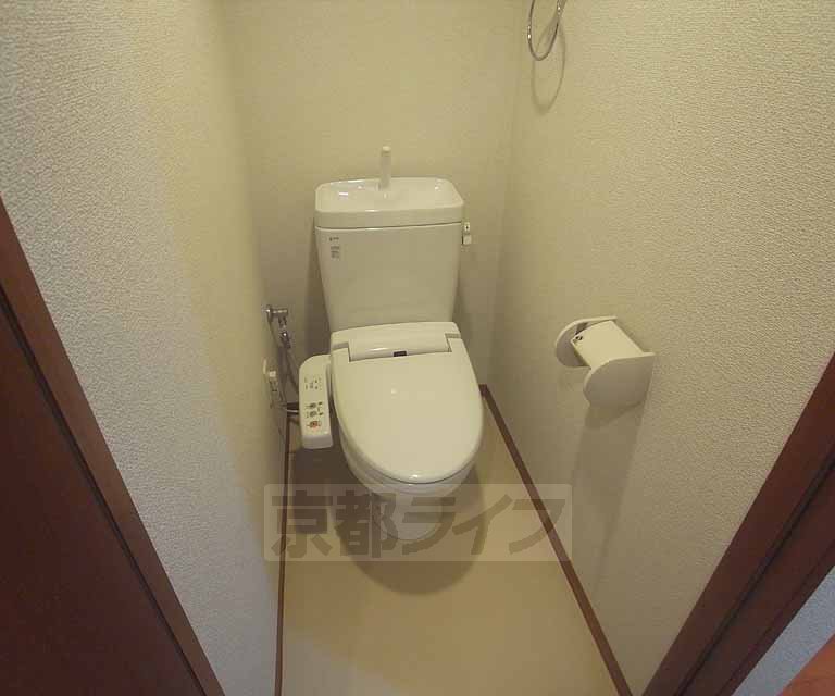 トイレ　ウォシュレット付きのトイレです。