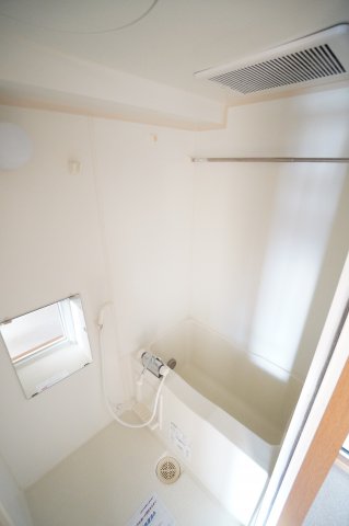 バス・シャワールーム　※同物件・反転タイプの写真です。