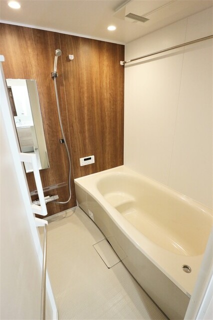 バス・シャワールーム　バスルーム