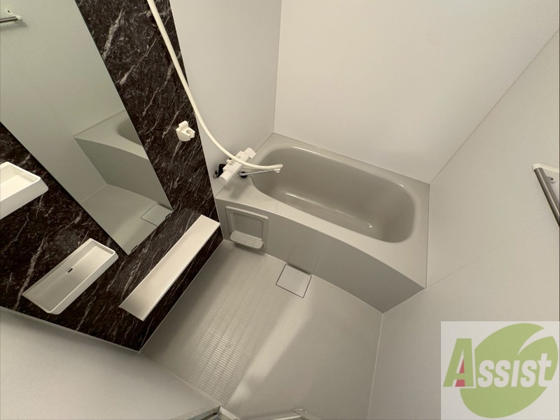 バス・シャワールーム　お風呂になります。一日の疲れを癒してくださいね。