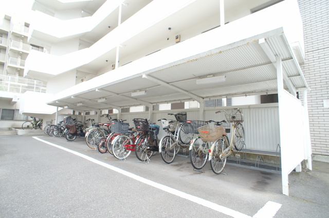 その他共有部分　★屋根付駐輪場★（空き状況・使用料等詳細はご確認下さい）