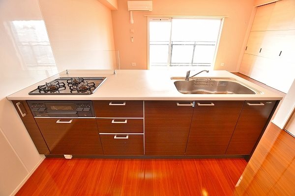 キッチン　★システムキッチングリル付き/３口コンロ★