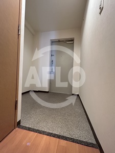 玄関　マレドゥカルム　玄関