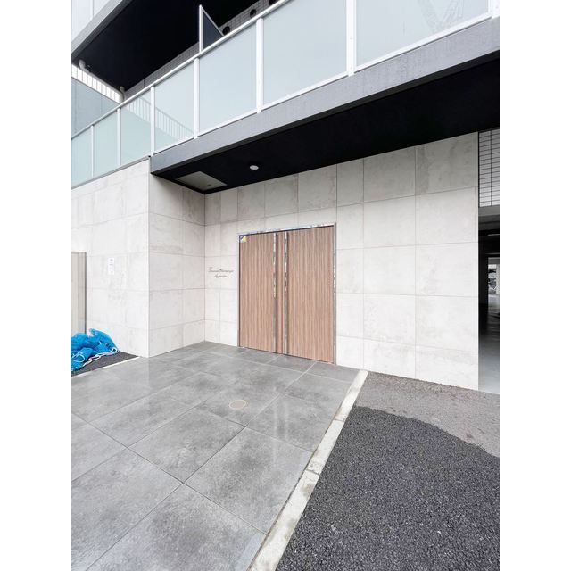 エントランス　建物の内部です