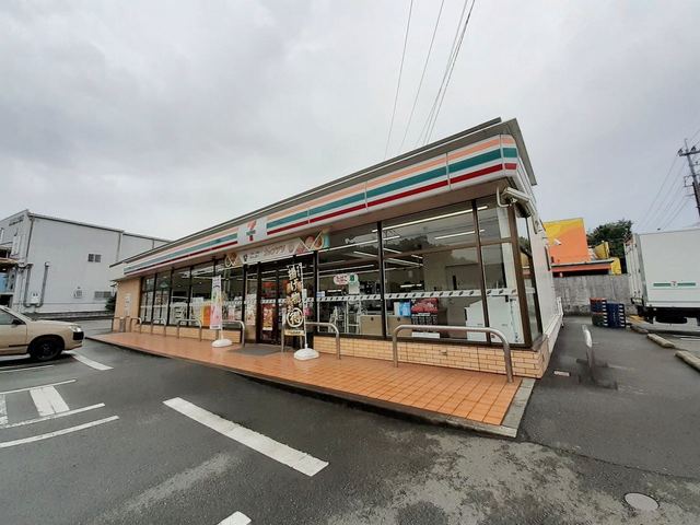 コンビニ　セブンイレブン戸島１丁目店（コンビニ）まで1300m