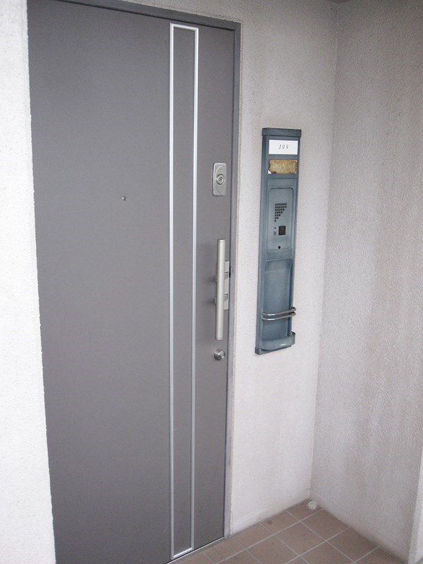 玄関　ダブルロック