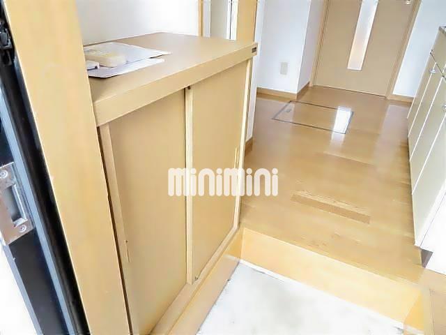 玄関　※内装写真は同タイプ別部屋のものです