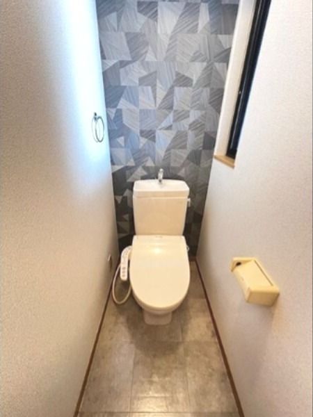 トイレ　同じ間取りの別部屋の写真です