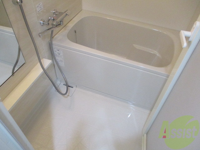 バス・シャワールーム　清潔でゆったりくつろげますね。