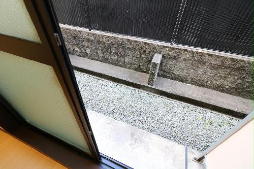 バルコニー　洗濯物は１Ｆ外で干していただく仕様になります。