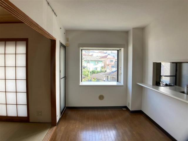 居室・リビング　別部屋参考写真です