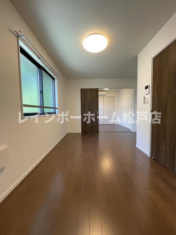 居室・リビング　ゆったり過ごせる居間です