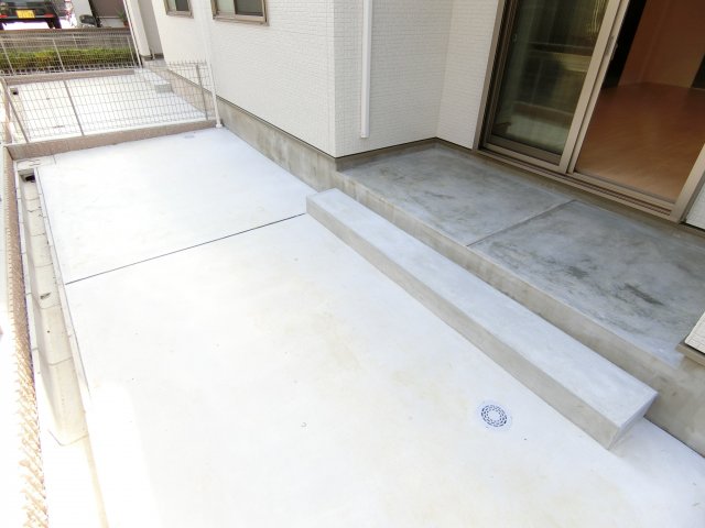 庭　同物件別部屋