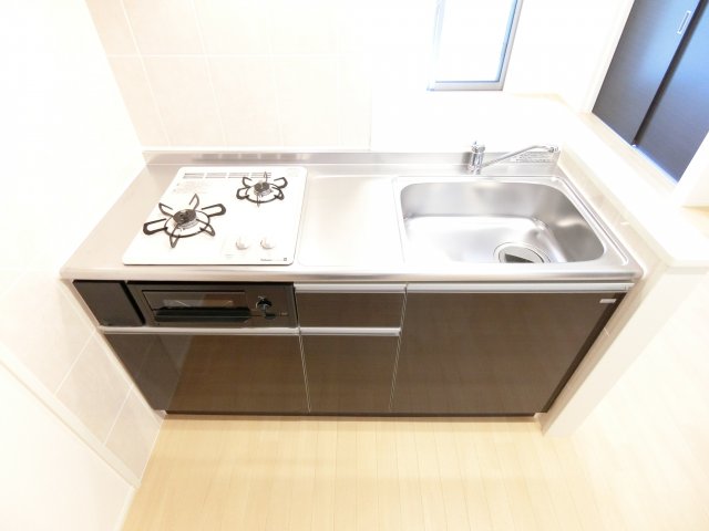 キッチン　同物件別部屋