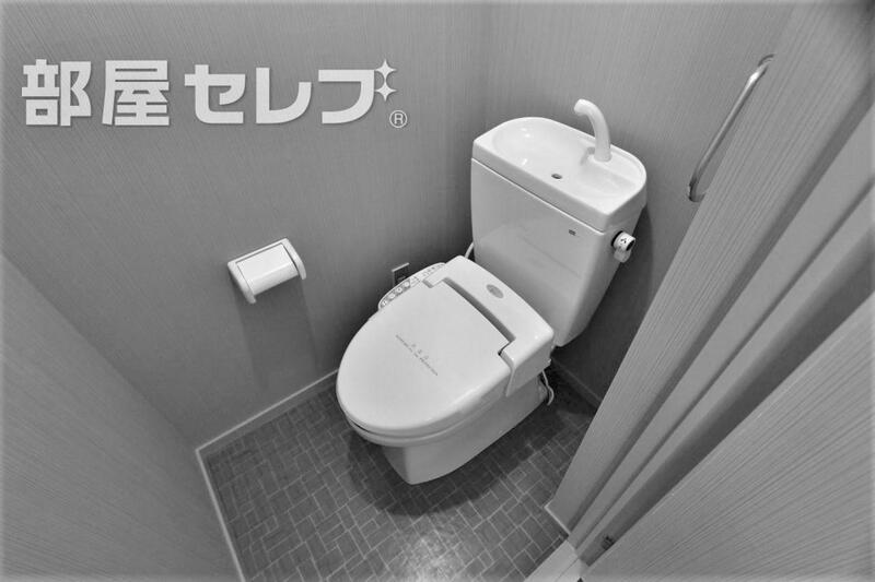 トイレ　温水洗浄便座付きのお手洗い。