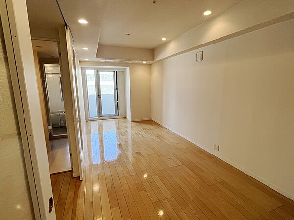 居室・リビング　※別部屋の参考写真です。