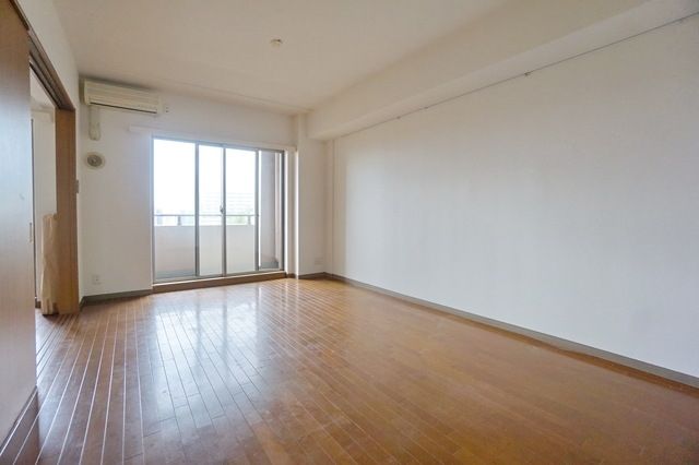 居室・リビング　※別部屋参考写真です