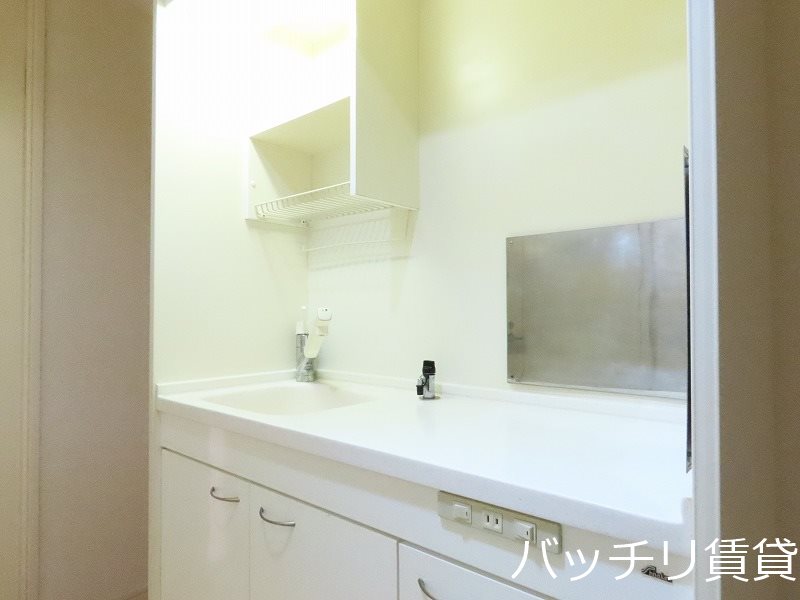 キッチン　同型タイプの為、現状を優先いたします。