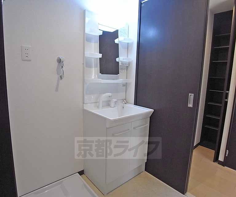 洗面設備　独立洗面台です。