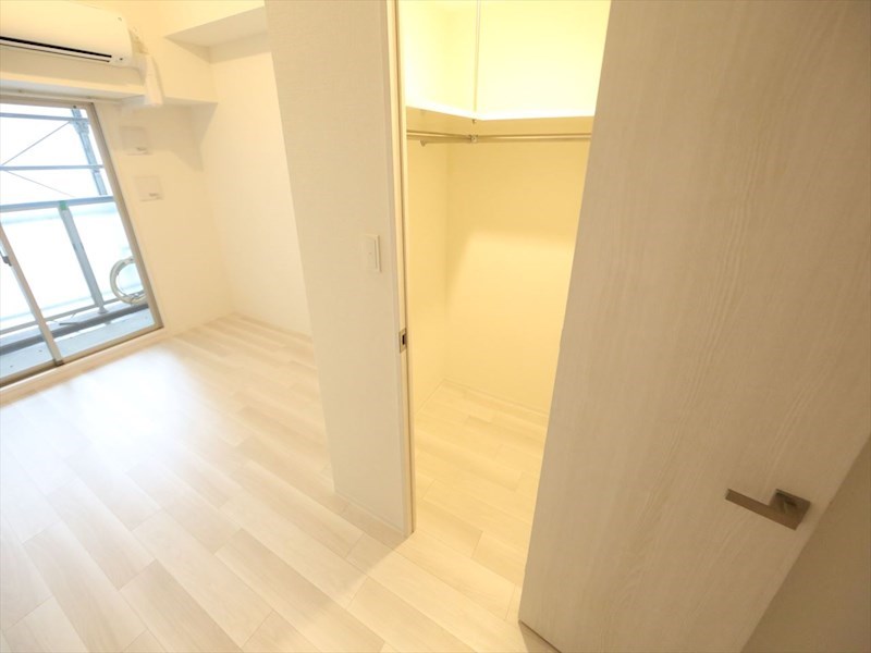 収納　ウォークインクローゼット（収納充実してます）