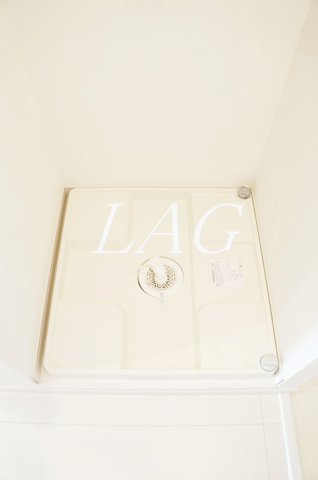 その他設備　室内洗濯機置き場です。（同仕様設備です。）