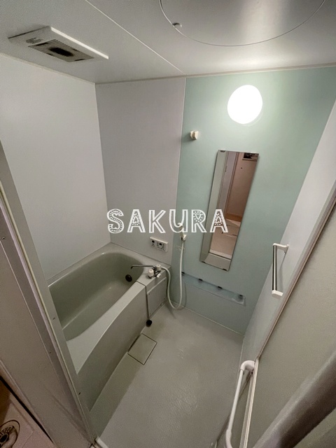 バス・シャワールーム　ご家族や長時間入浴に便利な追い炊き機能付きです♪