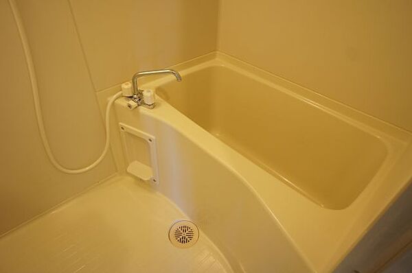 バス・シャワールーム　※別部屋の参考写真です。