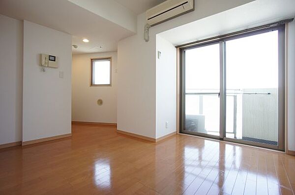 居室・リビング　※別部屋の参考写真です。