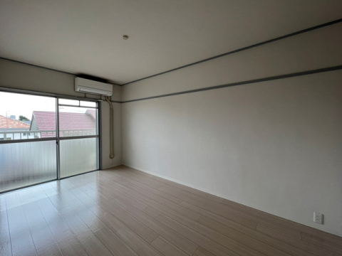 居室・リビング　※写真は他の部屋の参考写真も含みます。現状優先